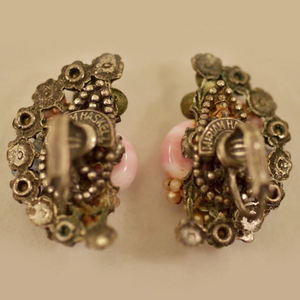 Pretty Pink Miriam Haskell Horseshoe Plaque Cluster Earrings, ca. 1949 Pretty Pink Miriam Haskell Horseshoe Plaque Cluster Earrings, ca. 1949