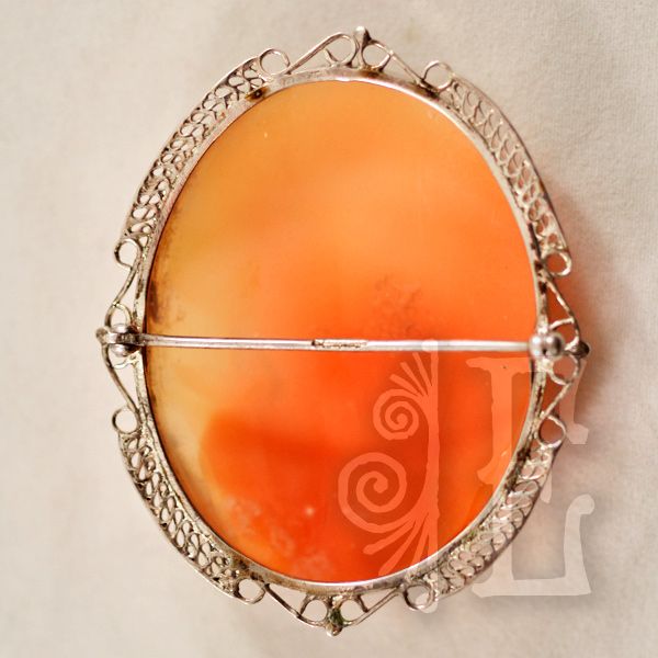 Stunning Victorian Finely Carved Cameo in Sterling Silver Filigree Stunning Victorian Finely Carved Cameo in Sterling Silver Filigree
