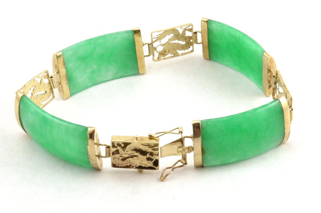 jade-bracelet-with-intricate-dragon-motif-from-eclecticantiquejewelry