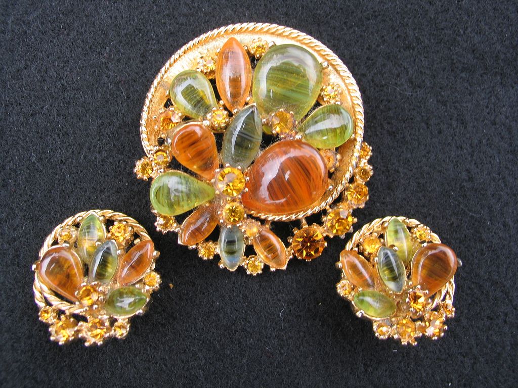 Vintage Signed ART Pin and Earring Set Vintage Signed ART Pin and Earring Set