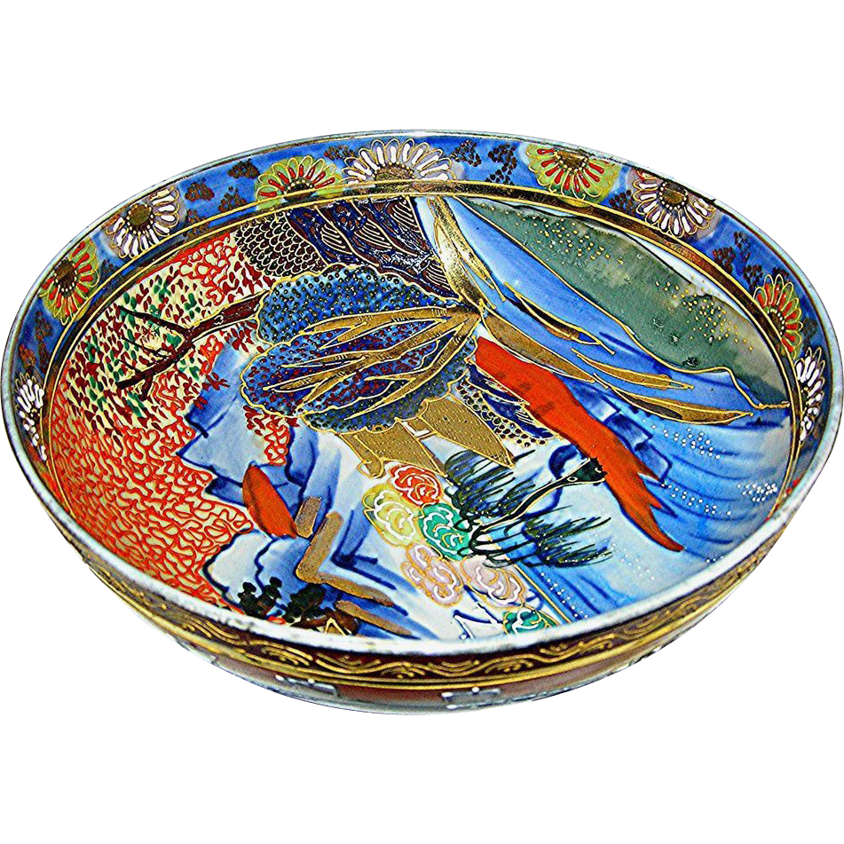 Japanese moriage porcelain bowl decorated with gold made in the early