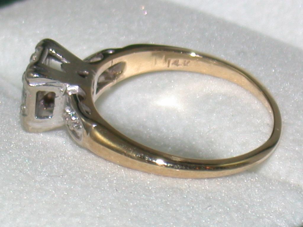 Estate 1940's 14K .45CT Diamond Ring Estate 1940's 14K .45CT Diamond Ring