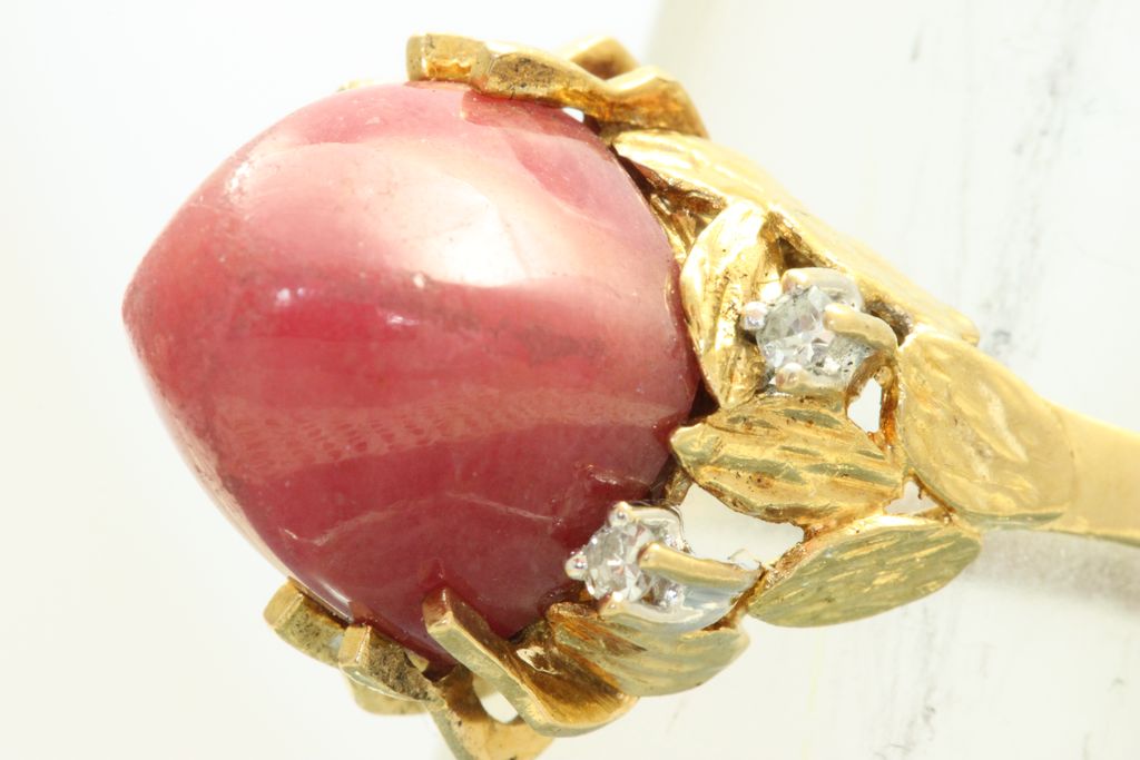 Estate 18K Diamond and Natural Jasper Ring Estate 18K Diamond and Natural Jasper Ring