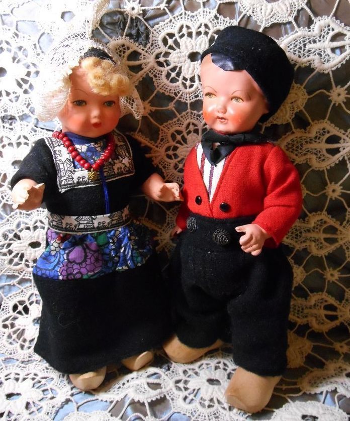 SO CUTE Dutch Folk Twin Character Dolls SO CUTE Dutch Folk Twin Character Dolls