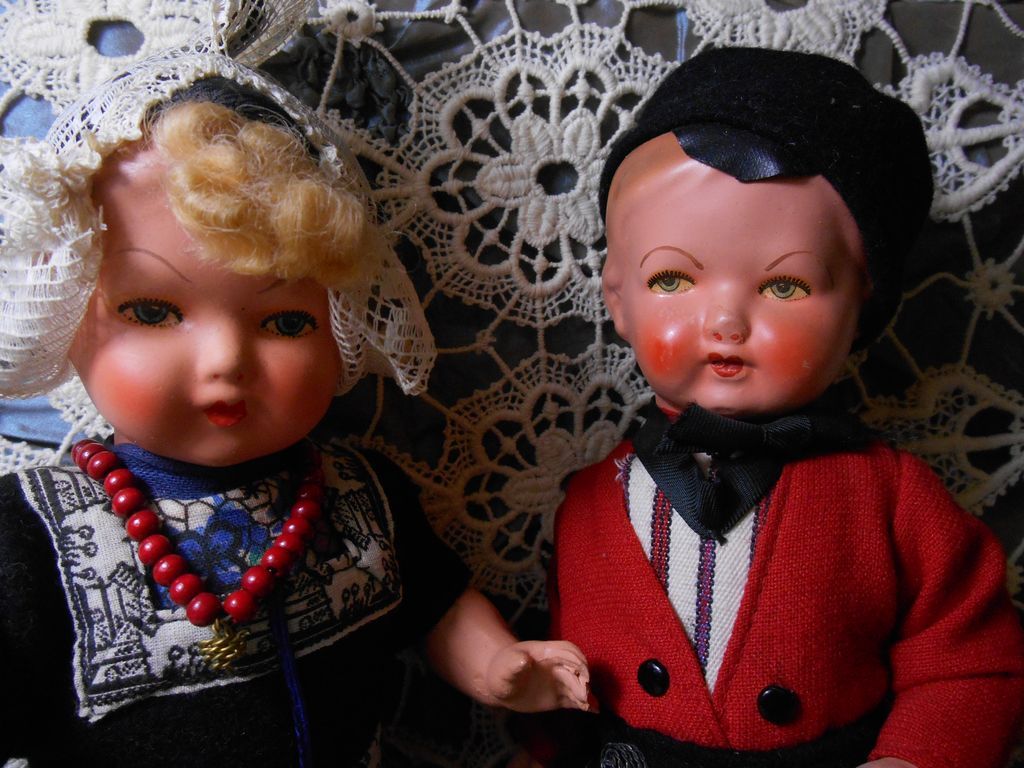 SO CUTE Dutch Folk Twin Character Dolls SO CUTE Dutch Folk Twin Character Dolls