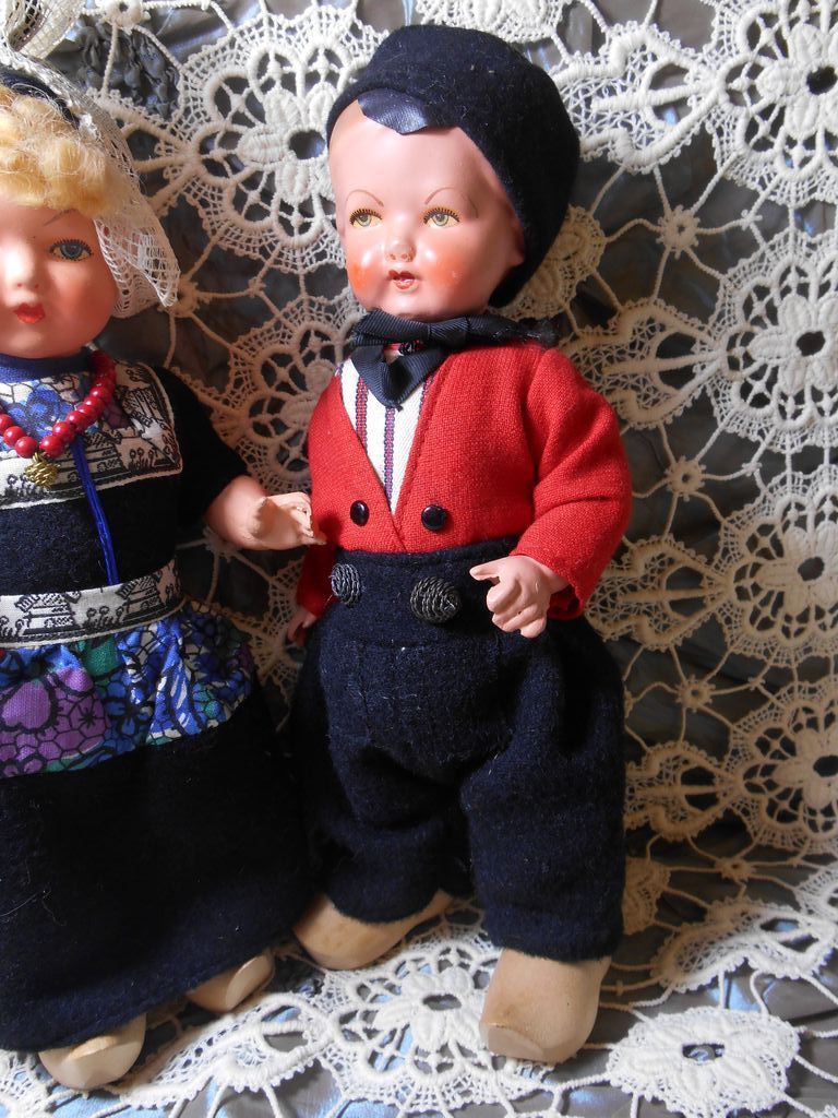 SO CUTE Dutch Folk Twin Character Dolls SO CUTE Dutch Folk Twin Character Dolls