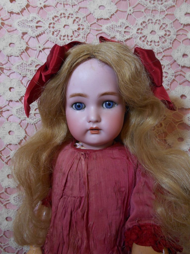 "Vanessa" Your Valentine Sweetheart! Factory Original "Vanessa" Your Valentine Sweetheart! Factory Original