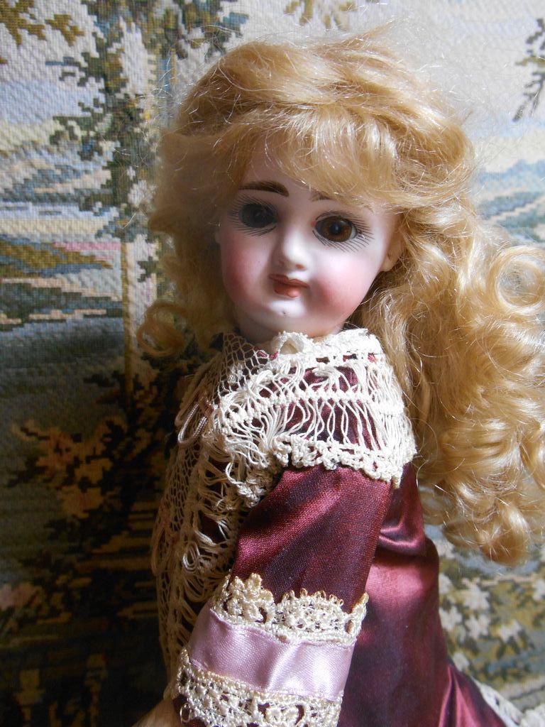 The Sweetest Early Sonneburg Doll-Very French! The Sweetest Early Sonneburg Doll-Very French!