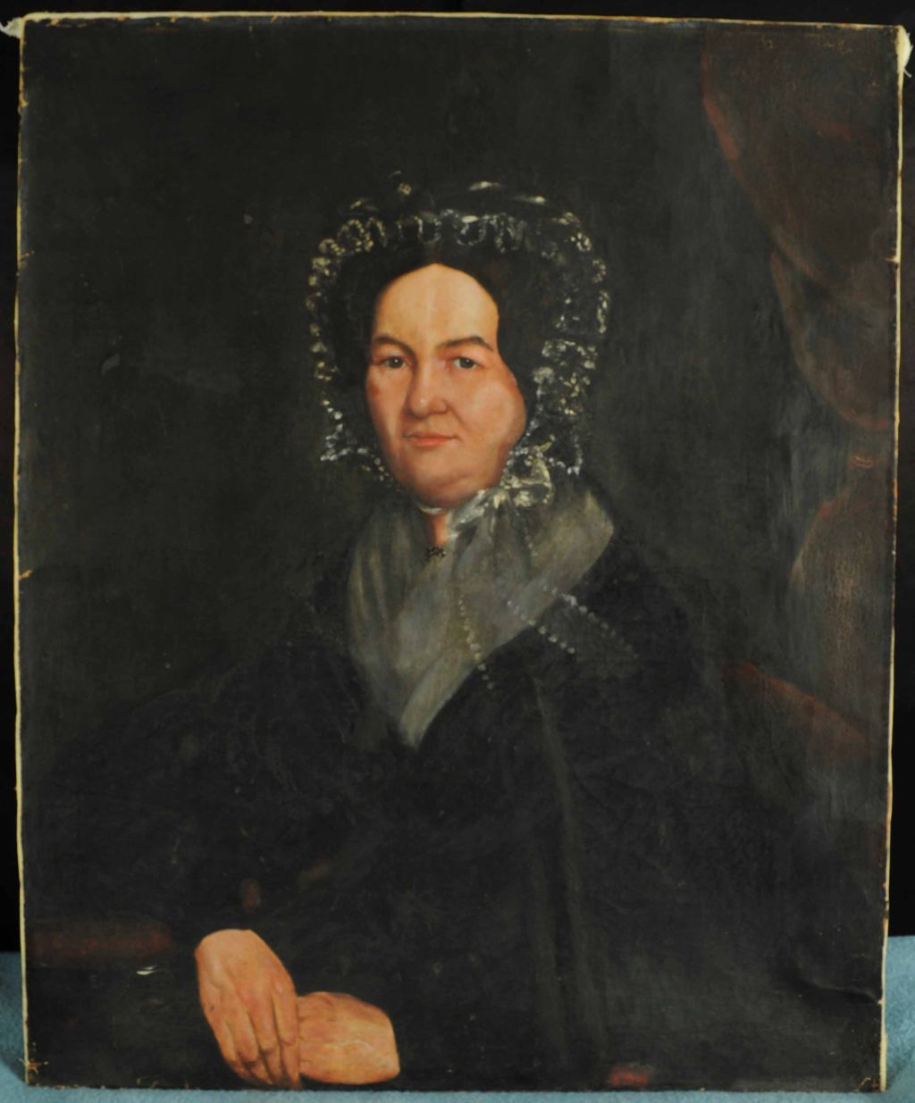 Antique Portrait Oil on Canvas Painting of a Lady Antique Portrait Oil on Canvas Painting of a Lady