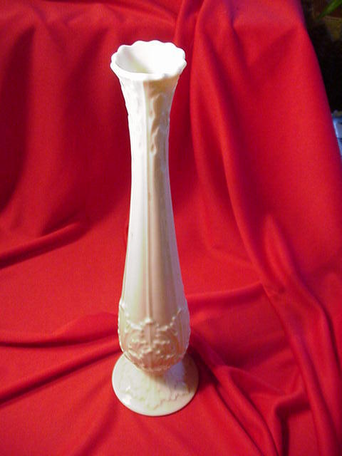Lenox Tall Bud Vase w Acanthus Leaf Design Lenox Tall Bud Vase w Acanthus Leaf Design