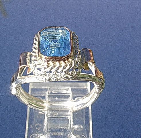 Silver/9kt Emerald Cut Vibrant Blue Topaz Artisan Ladies Ring Silver/9kt Emerald Cut Vibrant Blue Topaz Artisan Ladies Ring