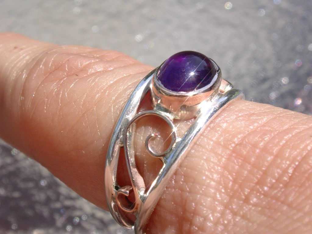 Sterling/9kt Pink Gold Cabochon Amethyst Ladies Ring Sterling/9kt Pink Gold Cabochon Amethyst Ladies Ring