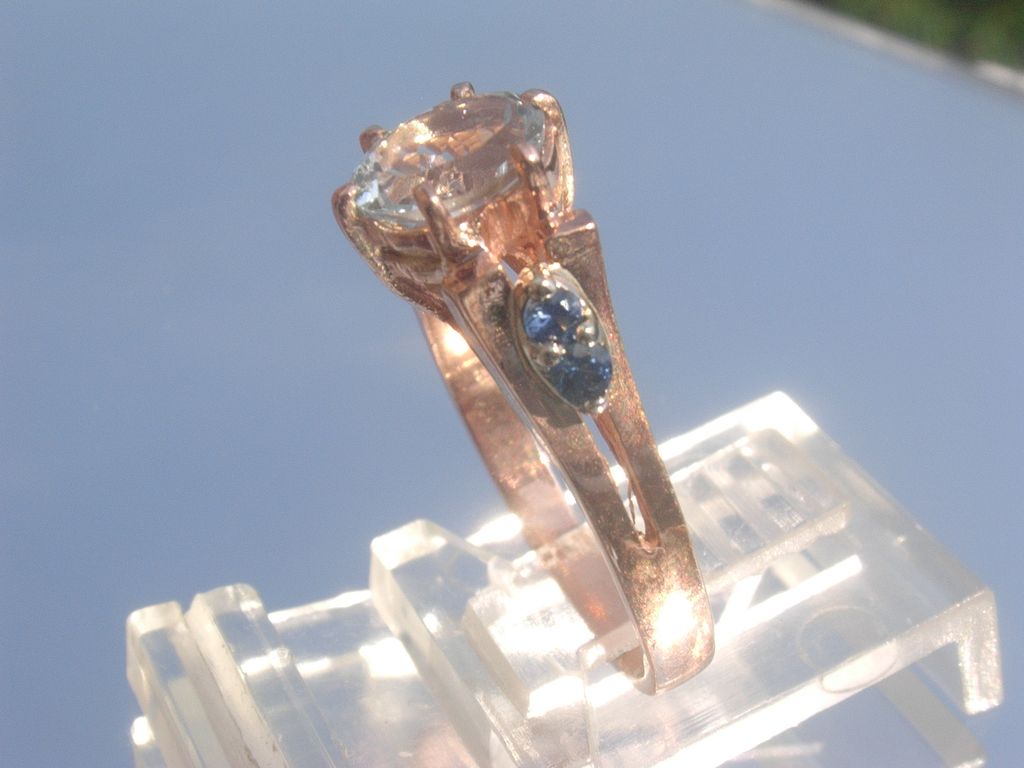 9kt Rose Gold Aquamarine/Sapphire Ladies Ring 9kt Rose Gold Aquamarine/Sapphire Ladies Ring