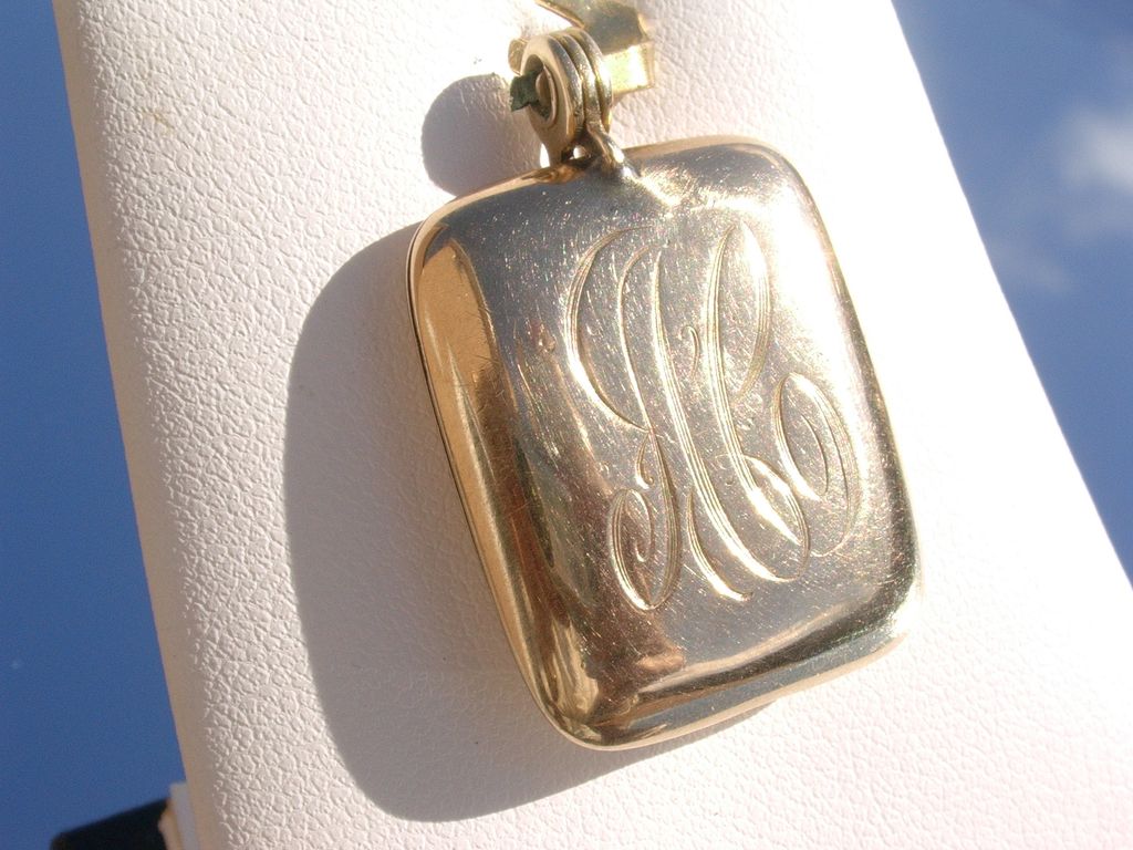 14kt Vintage Rectangle Locket Initials "AC" Engraved 14kt Vintage Rectangle Locket Initials "AC" Engraved