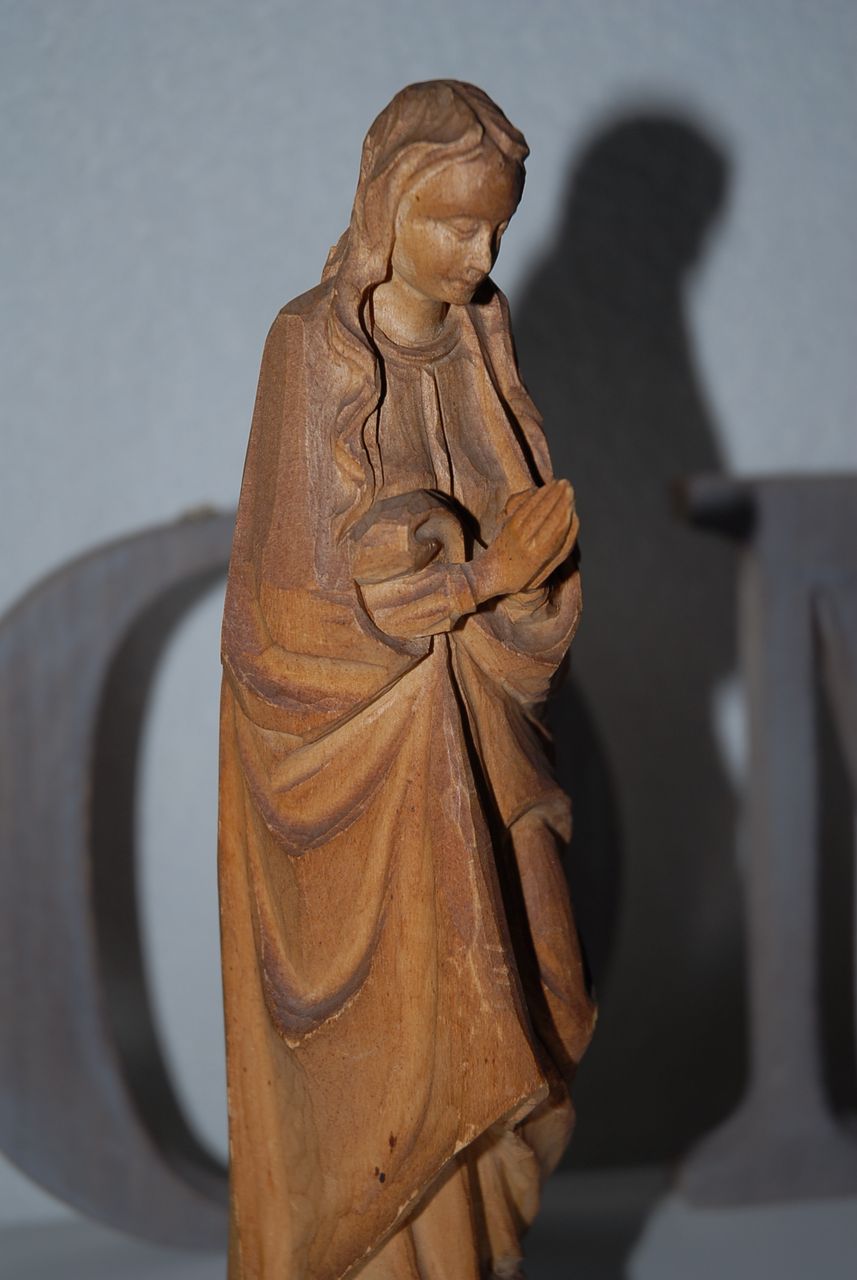 Wonderful Baroque Style Carved Wooden Madonna Statue Wonderful Baroque Style Carved Wooden Madonna Statue