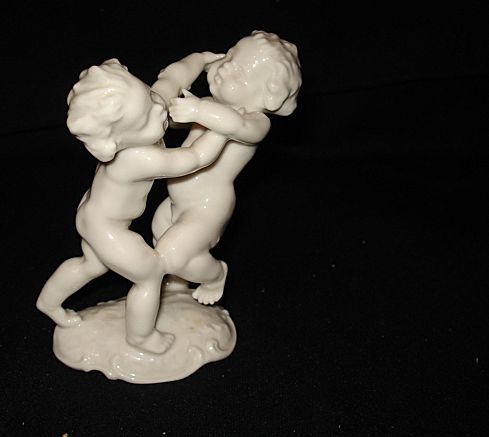 Hutschenreuther 4 5/8" double cherub figure Hutschenreuther 4 5/8" double cherub figure