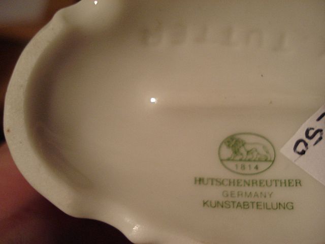 Hutschenreuther 4 5/8" double cherub figure Hutschenreuther 4 5/8" double cherub figure
