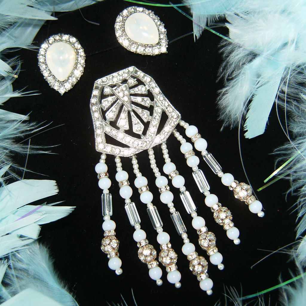 Stunning Vintage Opalescent/Moonstone~Rhinestone Ball/Rondell Brooch & Earrings Stunning Vintage Opalescent/Moonstone~Rhinestone Ball/Rondell Brooch & Earrings