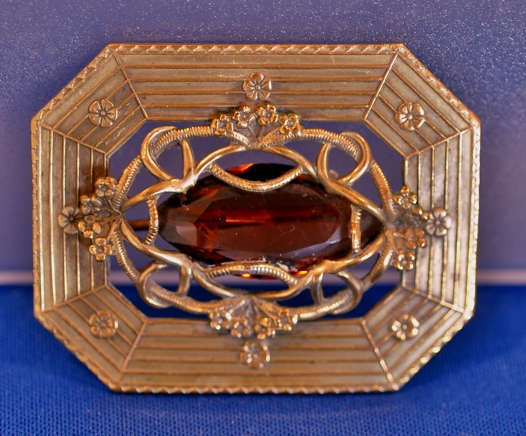 Art Nouveau Sash Ornament Pin with Faceted Amber Stone and C-Clasp Art Nouveau Sash Ornament Pin with Faceted Amber Stone and C-Clasp