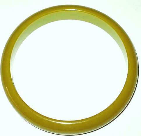 1940s Vintage Bakelite Bangles Pea Soup Green & Yellow 1940s Vintage Bakelite Bangles Pea Soup Green & Yellow