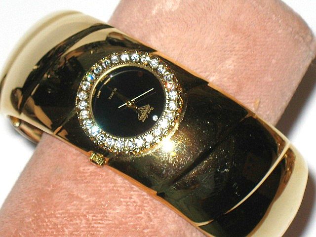 1970s Vintage Jewels By Park Lane Hinged Cuff Bangle Watch 1970s Vintage Jewels By Park Lane Hinged Cuff Bangle Watch