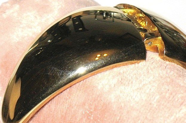 1970s Vintage Jewels By Park Lane Hinged Cuff Bangle Watch 1970s Vintage Jewels By Park Lane Hinged Cuff Bangle Watch