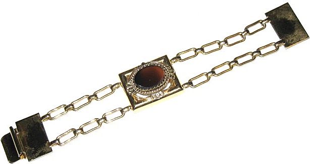 1960s Raised Amber Cab Chain Link Bracelet 1960s Raised Amber Cab Chain Link Bracelet