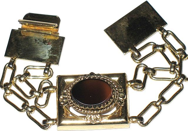 1960s Raised Amber Cab Chain Link Bracelet 1960s Raised Amber Cab Chain Link Bracelet