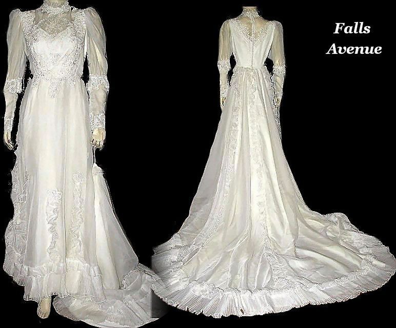 1960s Edwardian Style Eyelet Lace Wedding Dress with Long Train Size Medium