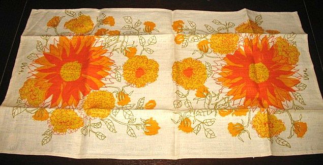 Retro 60s Tablecloth & Vera Hand Towels Linens Lot Retro 60s Tablecloth & Vera Hand Towels Linens Lot