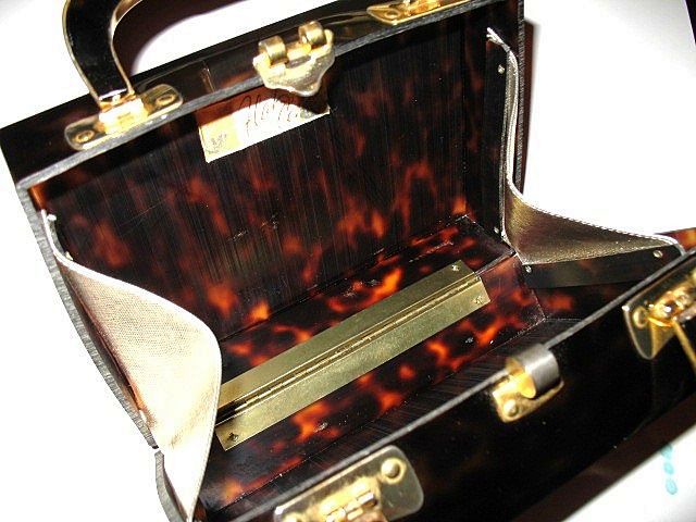 1950s Flah Co Tortoise Shell Lucite Footed Box Purse 1950s Flah Co Tortoise Shell Lucite Footed Box Purse