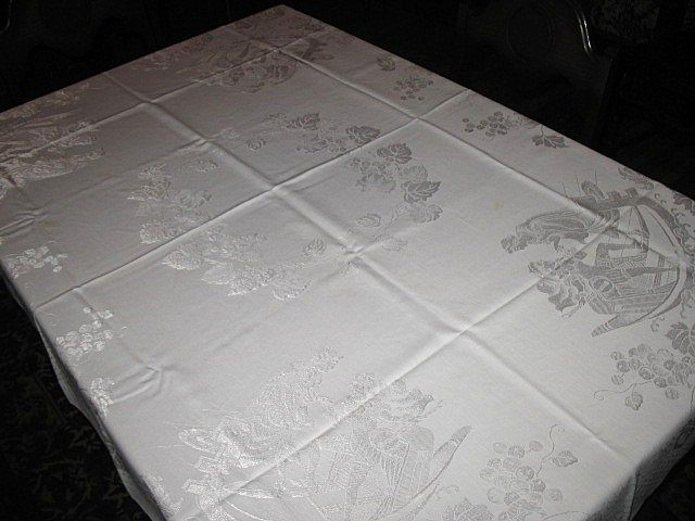 Vintage Damask Linens Lot Tablecloths & Napkins Vintage Damask Linens Lot Tablecloths & Napkins