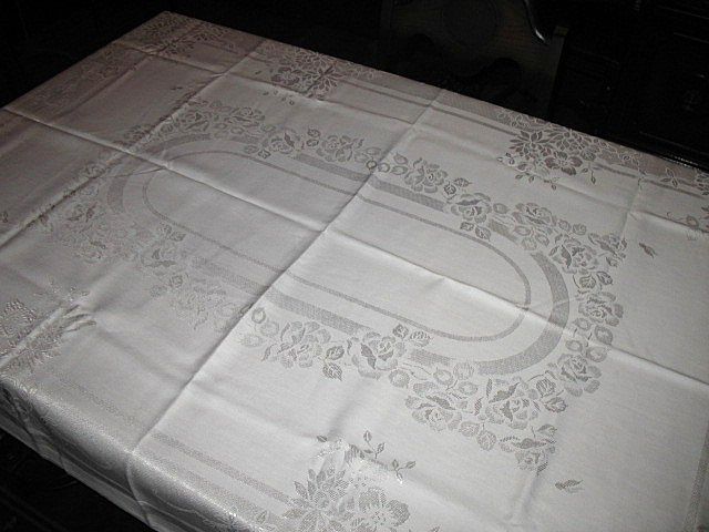 Vintage Damask Linens Lot Tablecloths & Napkins Vintage Damask Linens Lot Tablecloths & Napkins