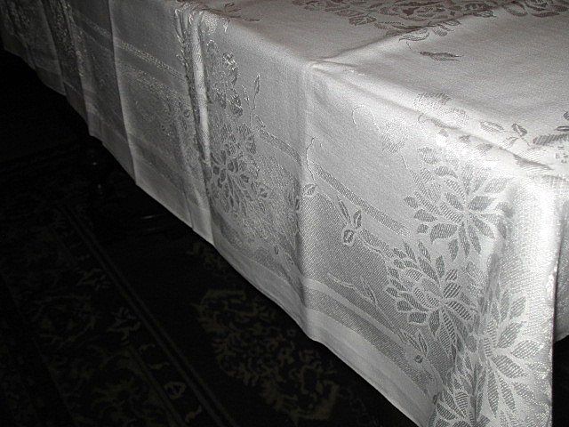 Vintage Damask Linens Lot Tablecloths & Napkins Vintage Damask Linens Lot Tablecloths & Napkins