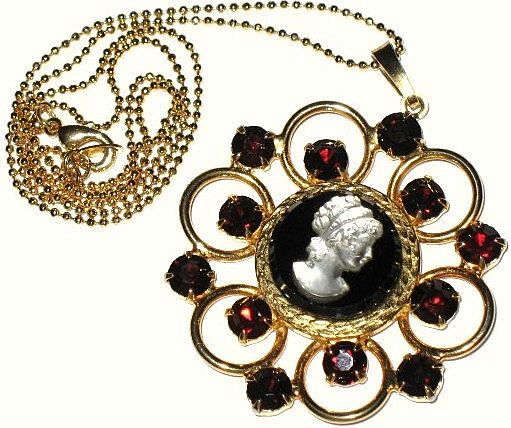 Vintage Jewelry Cameo Pendant Ruby Glass Necklace Vintage Jewelry Cameo Pendant Ruby Glass Necklace