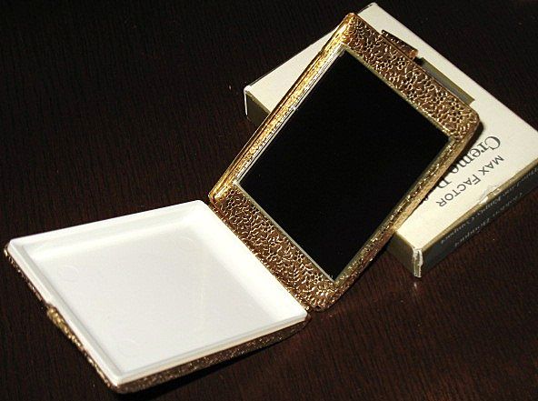 1970s Vintage Compact Max Factor Regency "Golden Bouquet" Thin-Line Unused in Box 1970s Vintage Compact Max Factor Regency "Golden Bouquet" Thin-Line Unused in Box