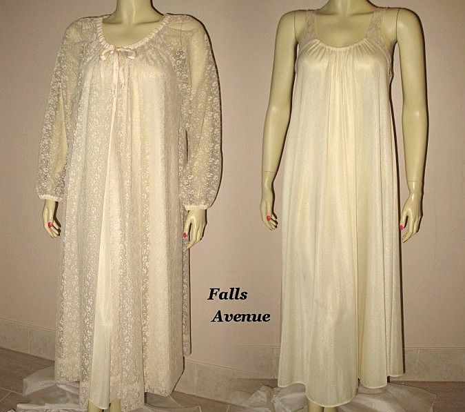 1980s Vintage Lingerie Cahill Cream Lace Peignoir Set Size M 1980s Vintage Lingerie Cahill Cream Lace Peignoir Set Size M