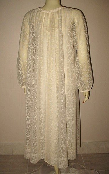 1980s Vintage Lingerie Cahill Cream Lace Peignoir Set Size M 1980s Vintage Lingerie Cahill Cream Lace Peignoir Set Size M
