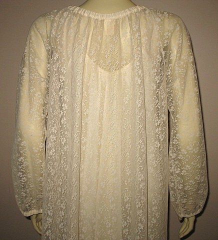1980s Vintage Lingerie Cahill Cream Lace Peignoir Set Size M 1980s Vintage Lingerie Cahill Cream Lace Peignoir Set Size M