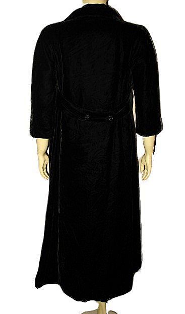 Outstanding 1950s Vintage Opera Coat Crushed Black Velvet Size S/M Outstanding 1950s Vintage Opera Coat Crushed Black Velvet Size S/M