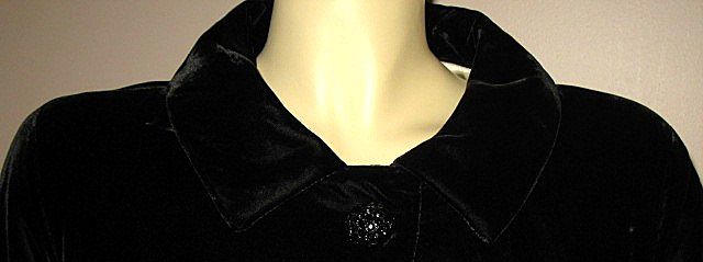 Outstanding 1950s Vintage Opera Coat Crushed Black Velvet Size S/M Outstanding 1950s Vintage Opera Coat Crushed Black Velvet Size S/M