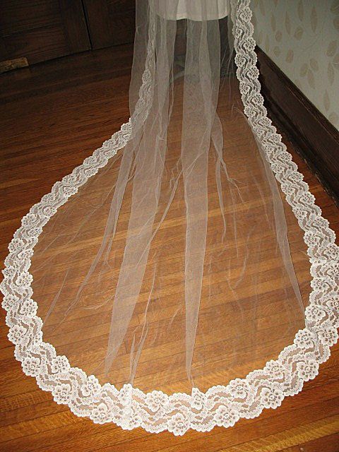 1950s Vintage Bridal Veil & Headpiece Juliet Cap Stunning White Chantilly Lace New Old Stock 1950s Vintage Bridal Veil & Headpiece Juliet Cap Stunning White Chantilly Lace New Old Stock
