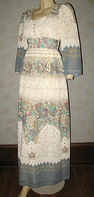 1970s Vintage Maxi Dress Floral Lace Print Mister Howard Inc Size Small 1970s Vintage Maxi Dress Floral Lace Print Mister Howard Inc Size Small