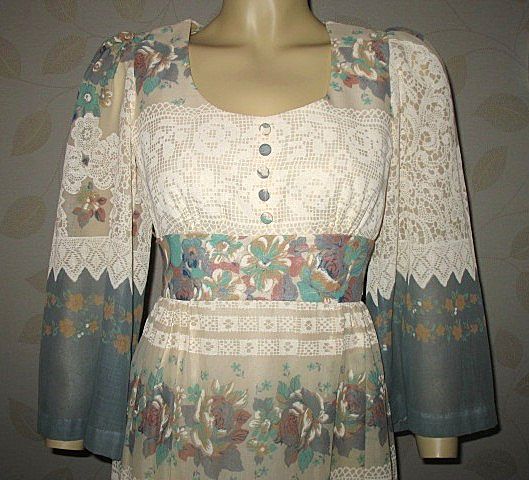 1970s Vintage Maxi Dress Floral Lace Print Mister Howard Inc Size Small 1970s Vintage Maxi Dress Floral Lace Print Mister Howard Inc Size Small