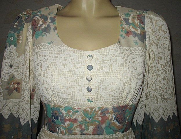 1970s Vintage Maxi Dress Floral Lace Print Mister Howard Inc Size Small 1970s Vintage Maxi Dress Floral Lace Print Mister Howard Inc Size Small