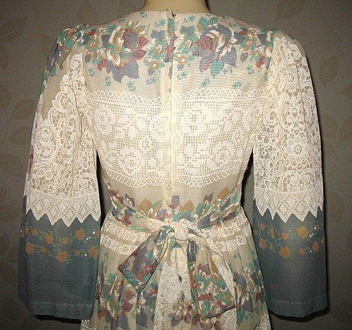 1970s Vintage Maxi Dress Floral Lace Print Mister Howard Inc Size Small 1970s Vintage Maxi Dress Floral Lace Print Mister Howard Inc Size Small