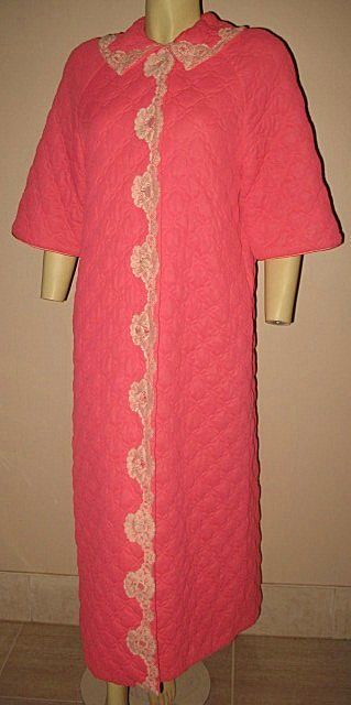Vintage Robe Sears Roebuck & Co Quilted Pink with Lace Size Small Vintage Robe Sears Roebuck & Co Quilted Pink with Lace Size Small