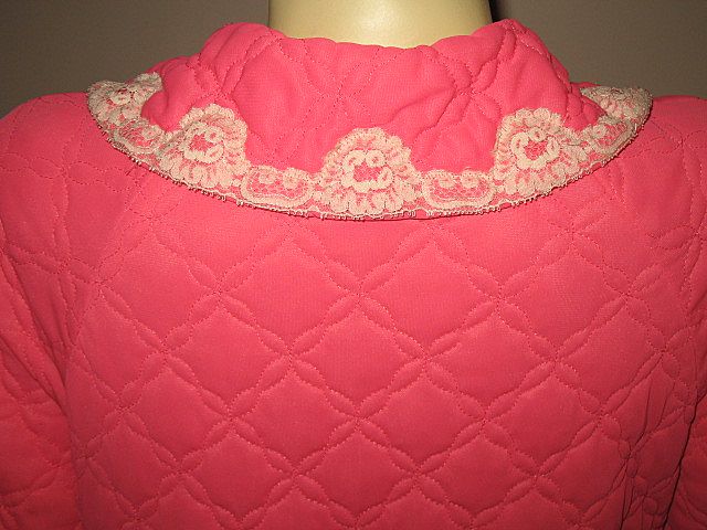 Vintage Robe Sears Roebuck & Co Quilted Pink with Lace Size Small Vintage Robe Sears Roebuck & Co Quilted Pink with Lace Size Small