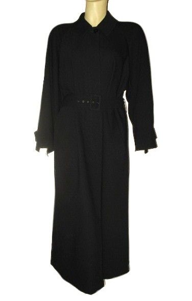 Early 1990s Vintage Woman's Black Wool Coat Giorgio Armani Le Collezioni Size Small/Medium Early 1990s Vintage Woman's Black Wool Coat Giorgio Armani Le Collezioni Size Small/Medium