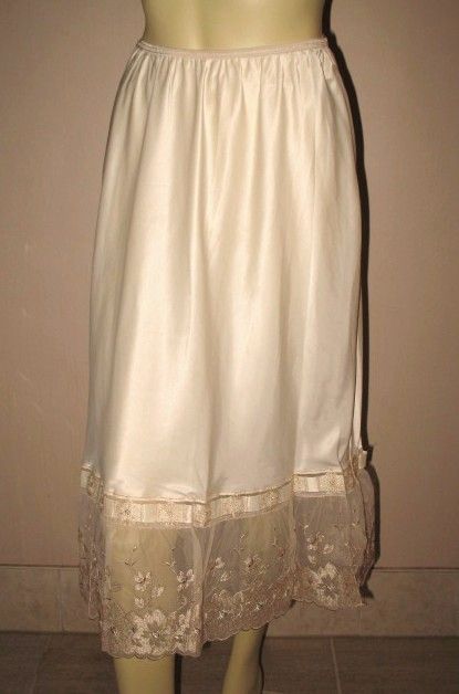 Vintage Lady Lynne Cream Satin Half Slip Size Medium Vintage Lady Lynne Cream Satin Half Slip Size Medium